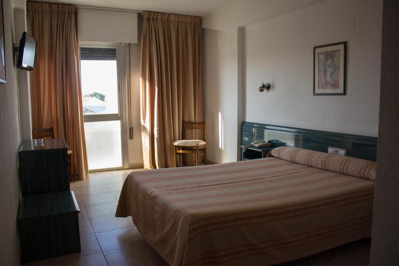 Hotel Pepa Villafranca de Ebro Exterior photo